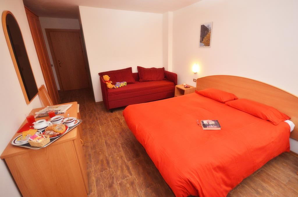פיו פונטי Albergo Sporting מראה חיצוני תמונה
